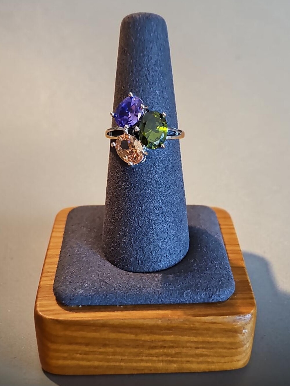 Sassified Boutique Nwt three-Stone Multicolor Gemstone Ring.